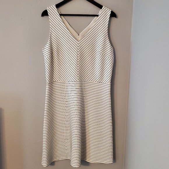LOFT Dresses & Skirts - Loft Sleeveless White and Black Stripped Dress Size 12